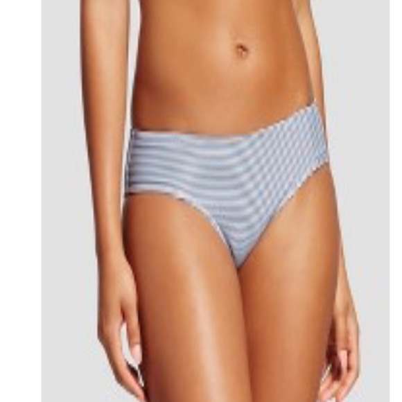 Bikini - Picture 6 of 6